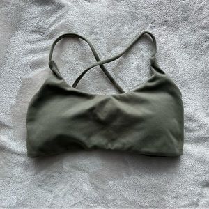 CROPSHOPBOUTIQUE Lexi Crop – Olive